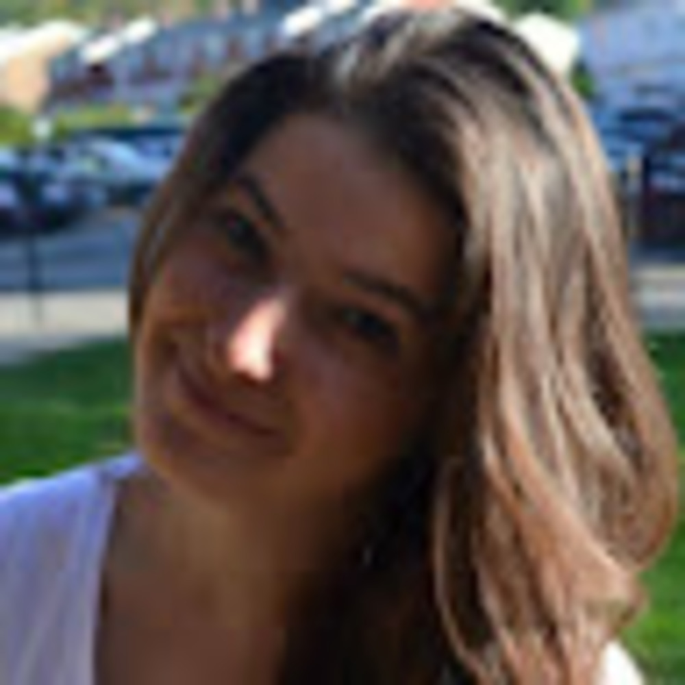 Meet your Posher, Claudia